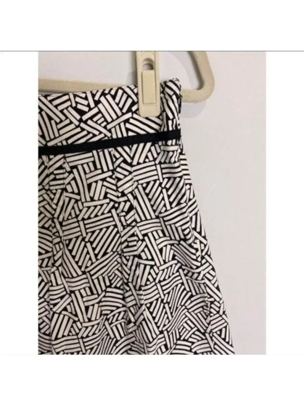 Ann Taylor LOFT Petite Black & White Mini Skirt - Size 2P